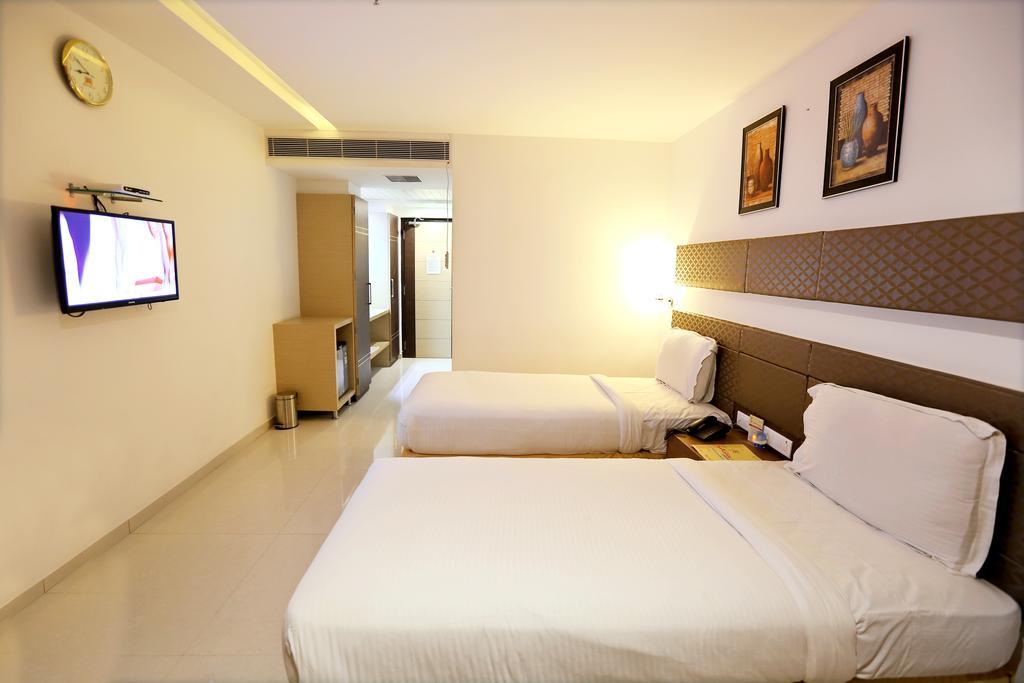 Hotel Sitara Grand Miyapur Hyderabad Quarto foto